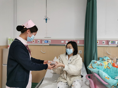 送粥现场_副本.jpg