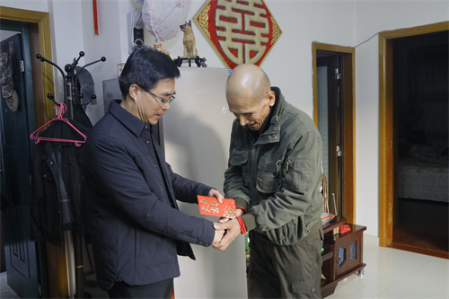 走访慰问2.jpg